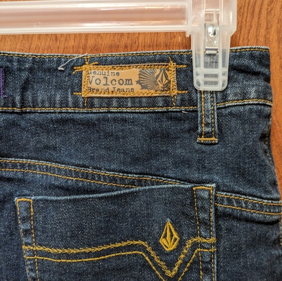 Volcom Brand Denim Mini Skirt Dark Wash Size 5 - Picture 3 of 5